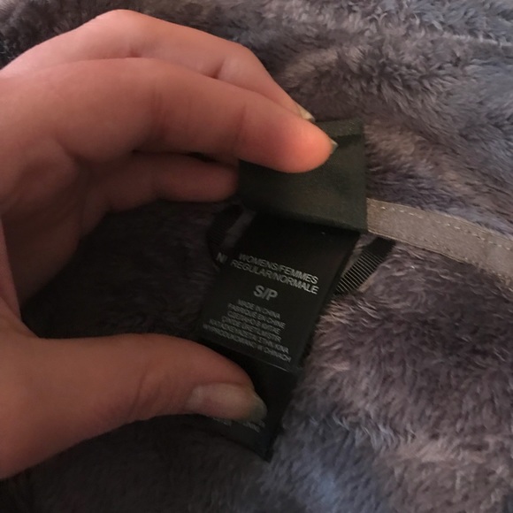 North face fuzzy jacket (NWT!) greyish purple -Sm - Picture 4 of 7